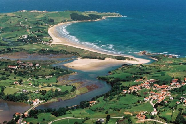 Vista Aérea del Parque Natural de Oyambre (Cantabria)